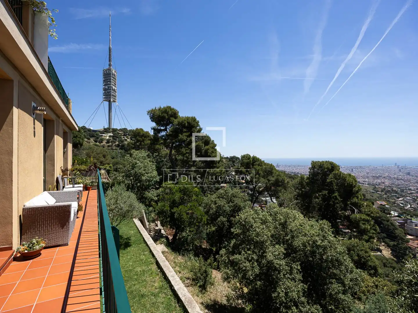 Vista exterior de Pis de lloguer en Barcelona amb Calefacció, Jardí privat i Parquet