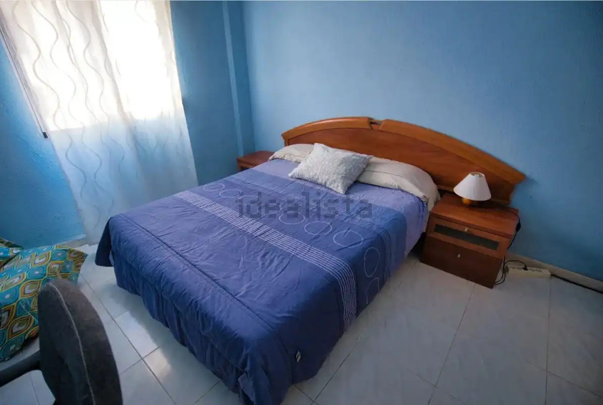 Schlafzimmer von Wohnung zur Miete in Valencia mit Abstellraum, Möbliert und Ofen