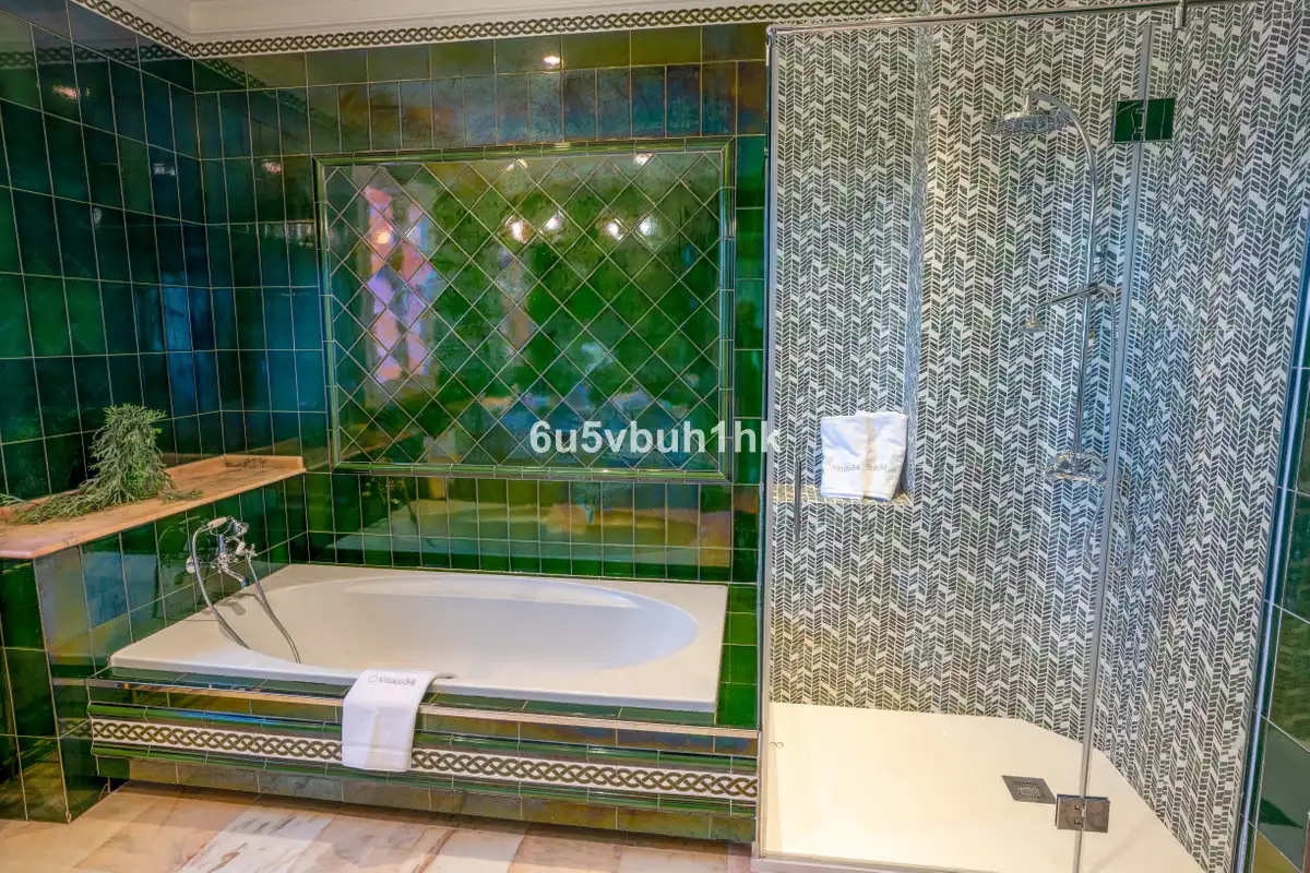 Baño de Casa o chalet de alquiler en Fuengirola con Aire acondicionado, Jardín privado y Piscina
