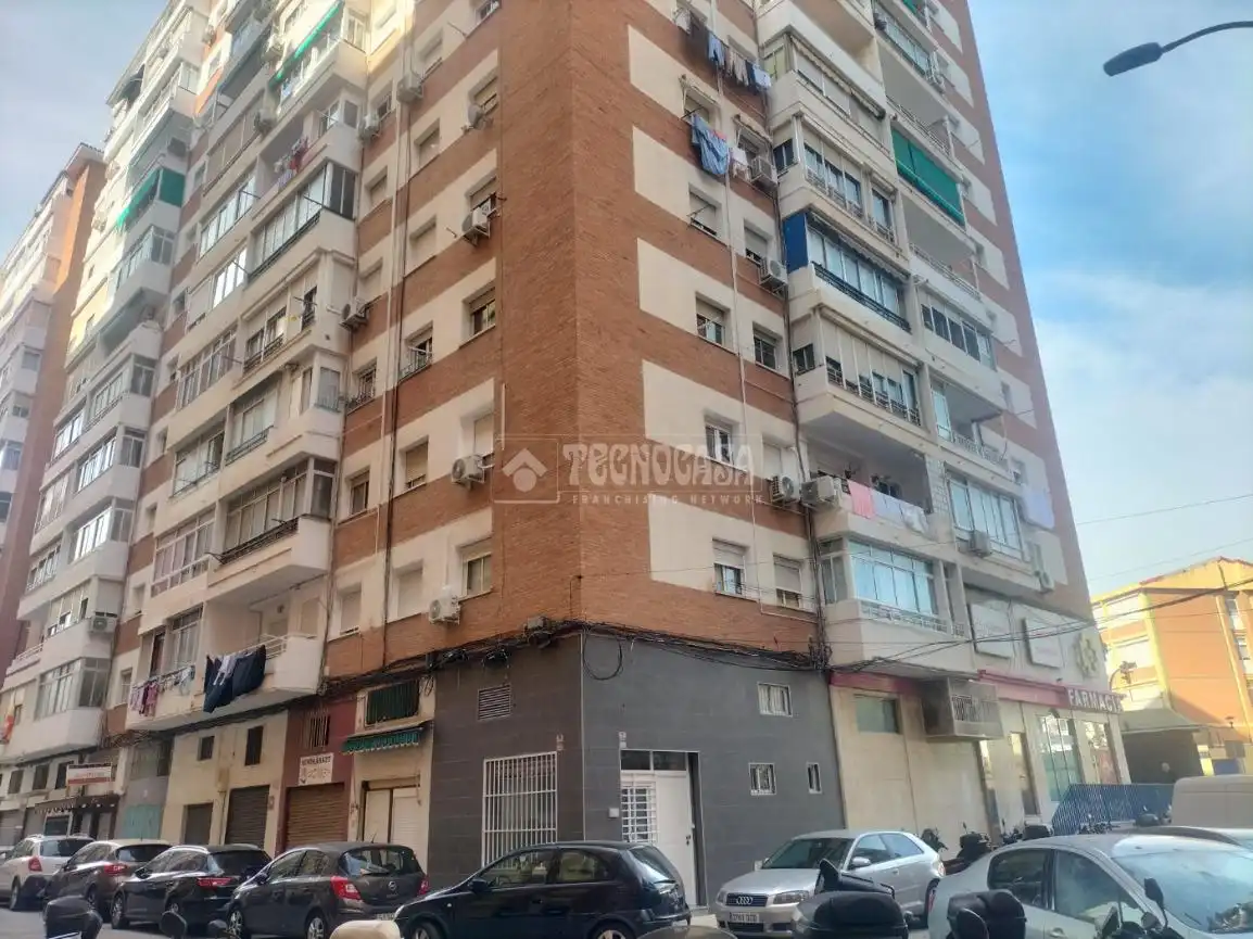 Vista exterior de Local en venta en Málaga