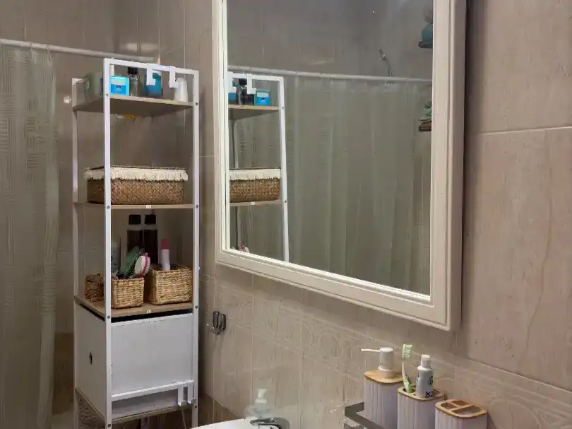 Badezimmer von Wohnung zur Miete in Isla Cristina mit Klimaanlage, Schwimmbad und Balkon