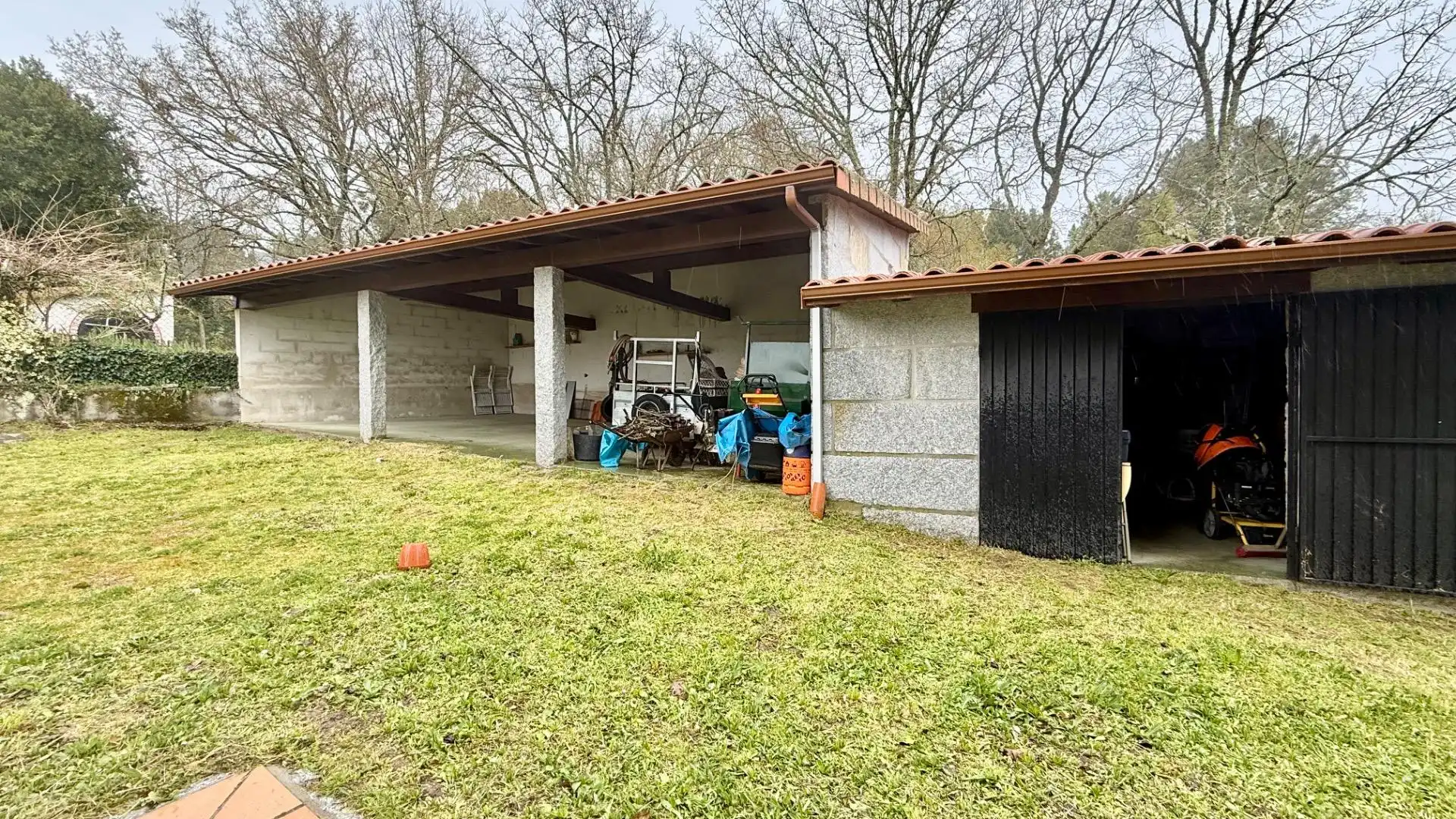 Parking of Country homes for sale in Toén  with Private garden, Storage room and Swimming Pool