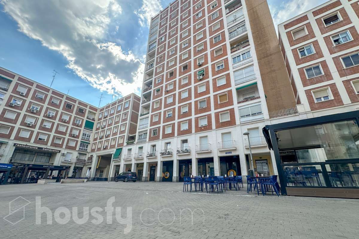 Vista exterior de Pis en venda en  Madrid Capital amb Calefacció i Traster