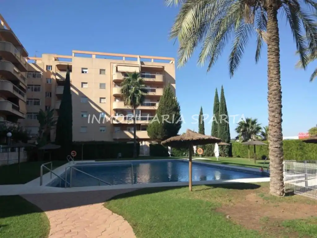 Wohnung zur Miete in Avenida Clara Campoamor, Barrio Alto