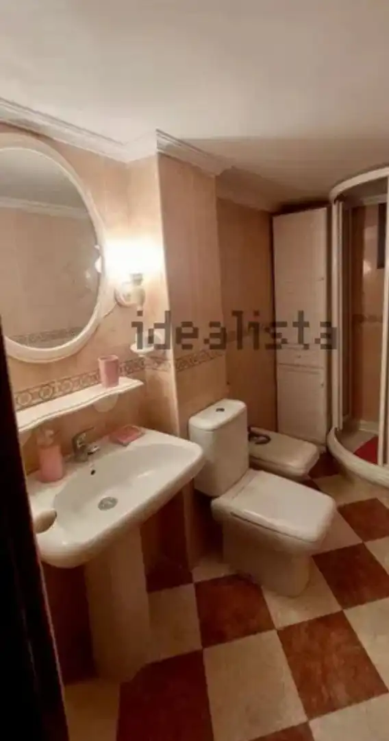 Baño de Piso en venta en Sevilla con Aire acondicionado, Terraza y Amueblado