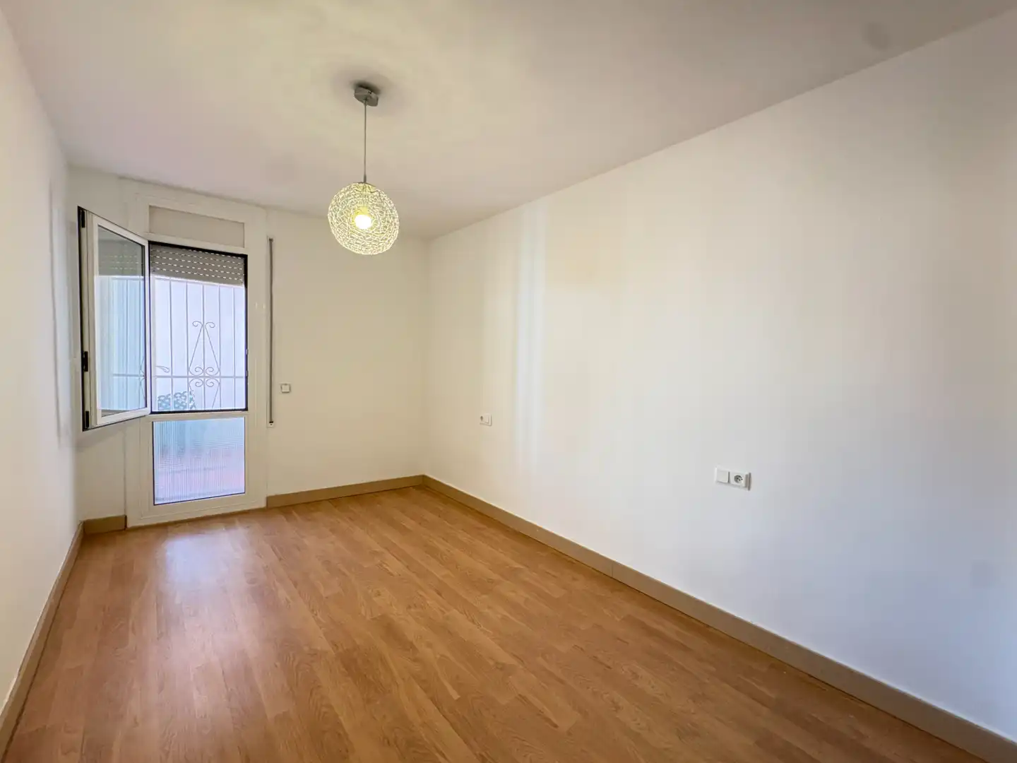 Dormitori de Apartament en venda en Roses amb Aire condicionat, Terrassa i Balcó