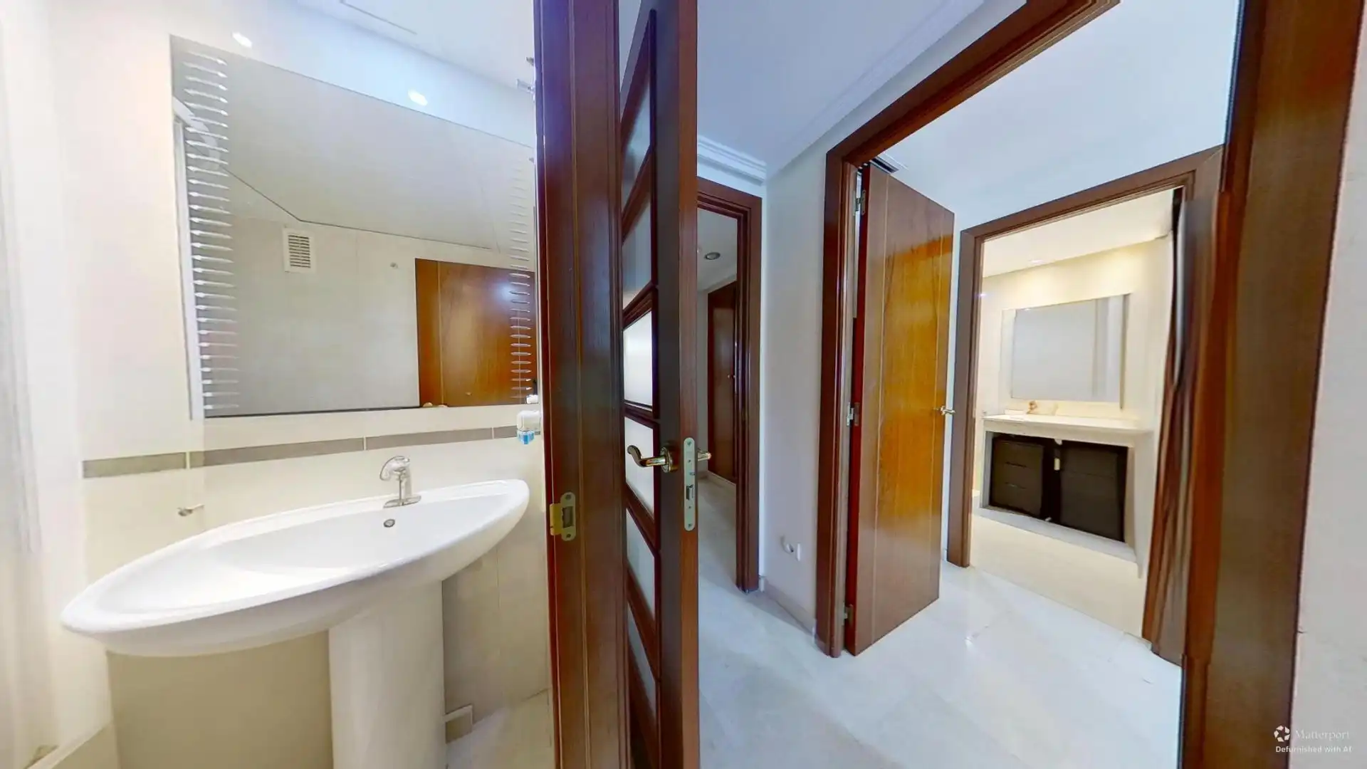 Badezimmer von Wohnung zum Verkauf in Valencia mit Klimaanlage, Privatgarten und Terrasse