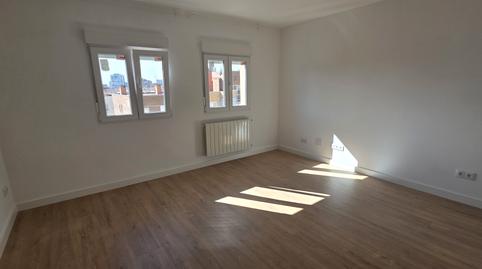 Foto 3 de Piso de alquiler en Avenida de la Virgen del Carmen, Pinar del Rey,  Madrid Capital