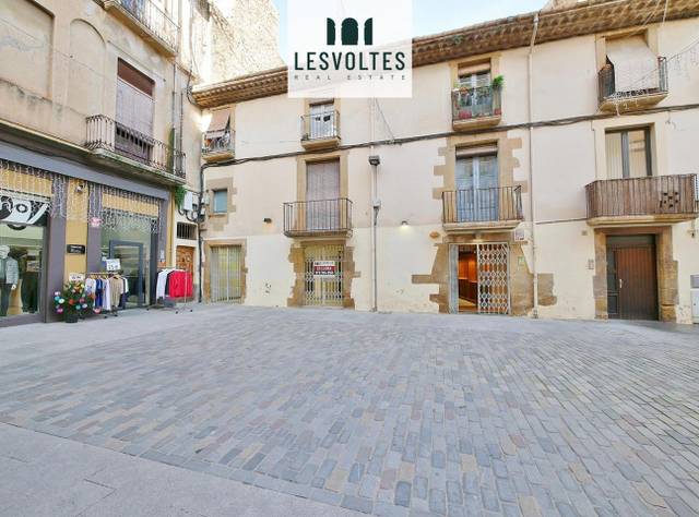 Local comercial en Alquiler en Carrer dels Valls en La Bisbal d'Empordà