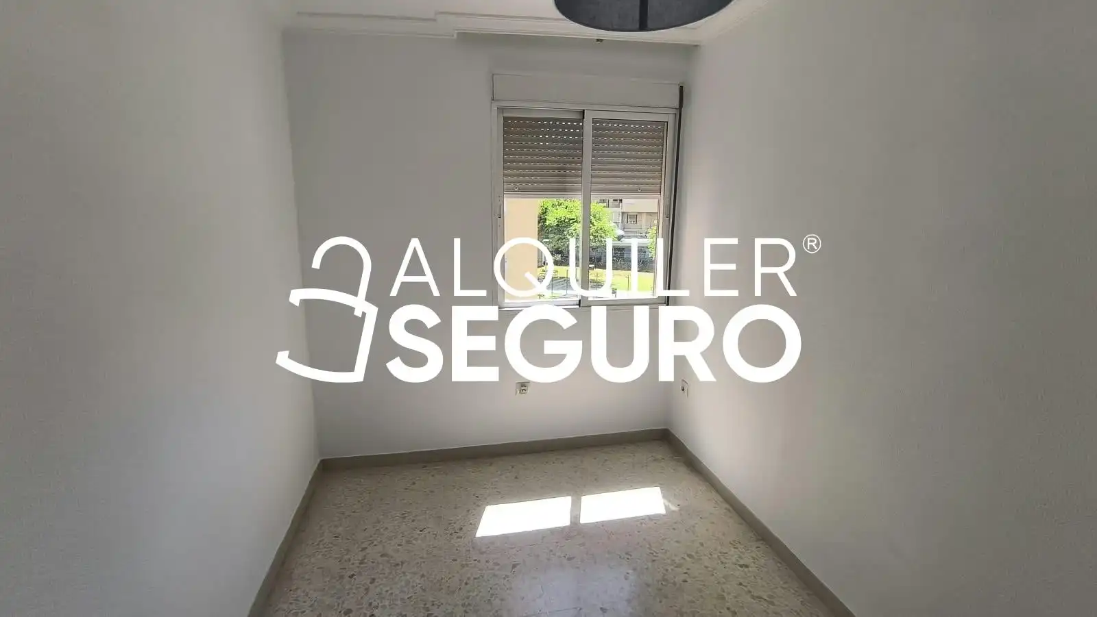 Bedroom of Flat for rent in Sevilla  with Air Conditioner
