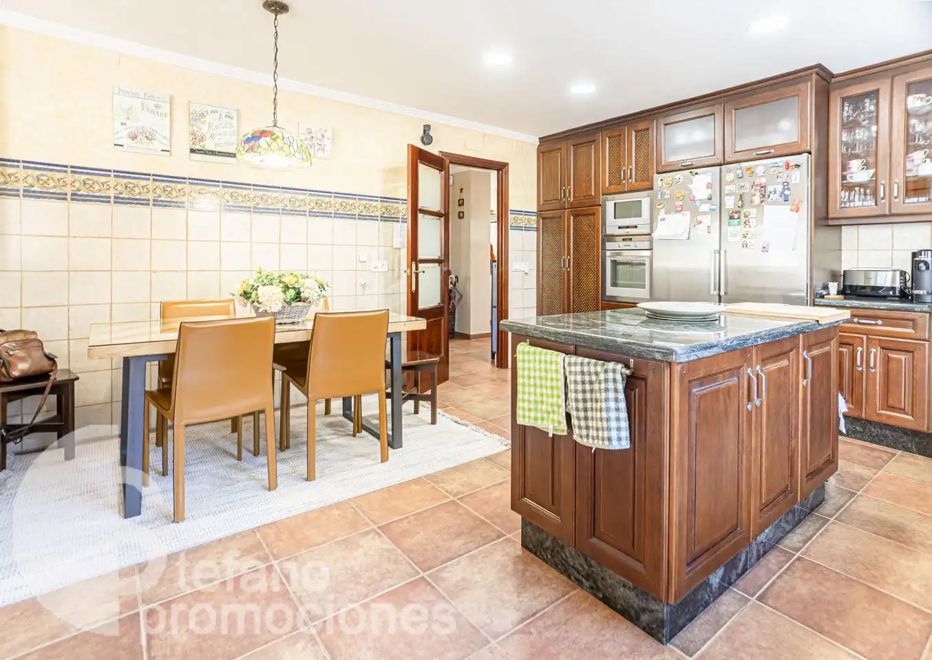 Cuina de Casa o xalet en venda en Málaga amb Aire condicionat, Jardí privat i Terrassa
