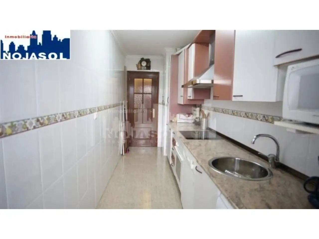 Cuina de Apartament de lloguer en Noja amb Calefacció, Terrassa i Traster