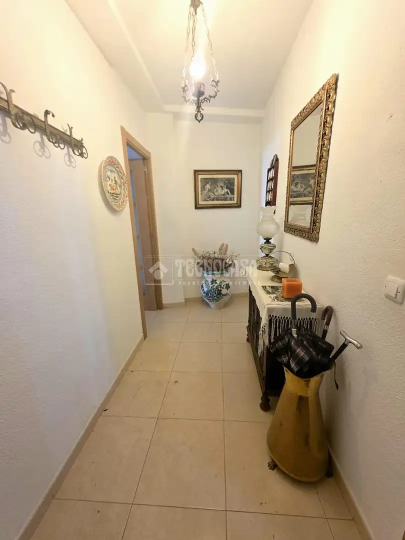 Wohnung zum Verkauf in Montilla mit Klimaanlage, Terrasse und Abstellraum