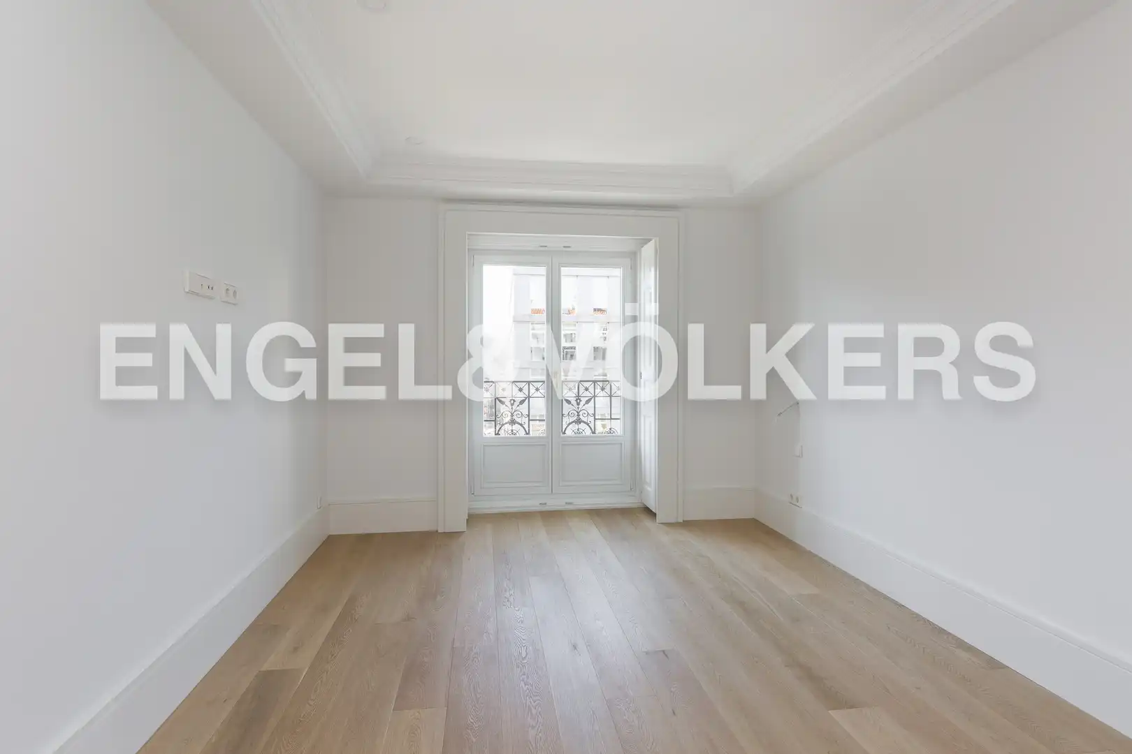 Bedroom of Flat for rent in Madrid  with Air Conditioner, Heating and Storage room