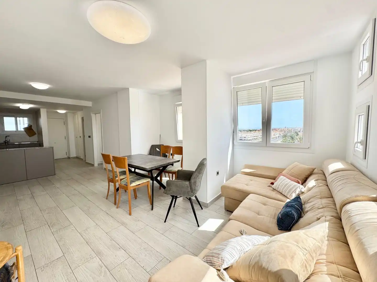 Sala d'estar de Apartament de lloguer en Torrevieja amb Piscina, Moblat i Rentadora