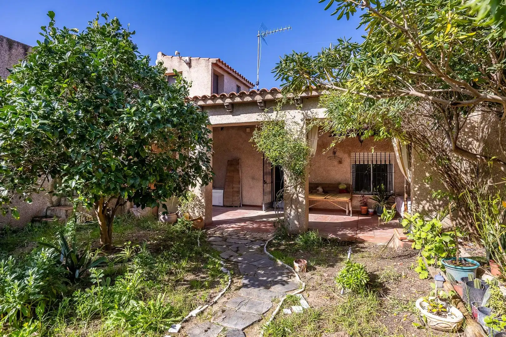 Villa mit Garten zum Verkauf in Villamartín, imagen 3