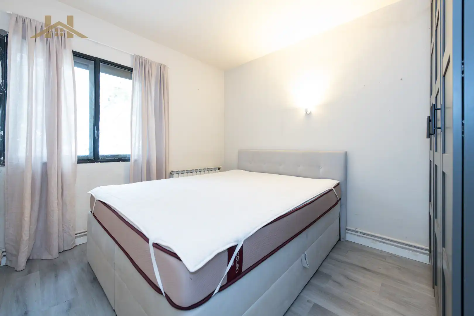 Habitación de Casa adosada en venta en Miraflores de la Sierra con Calefacción, Jardín privado y Trastero