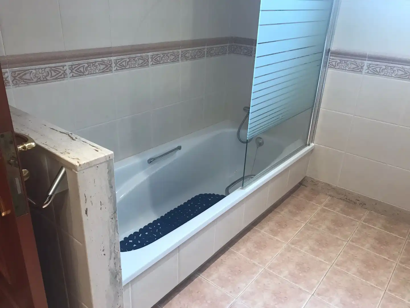 Badezimmer von Wohnung zum Verkauf in Sueca mit Ofen