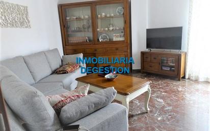 Living room of Flat for sale in Linares  with Air Conditioner, Heating and Furnished