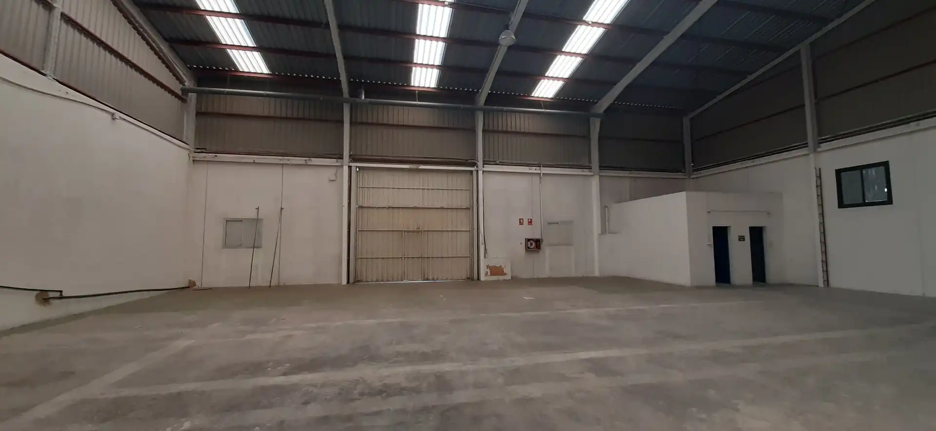 Nave industrial de alquiler en Picassent