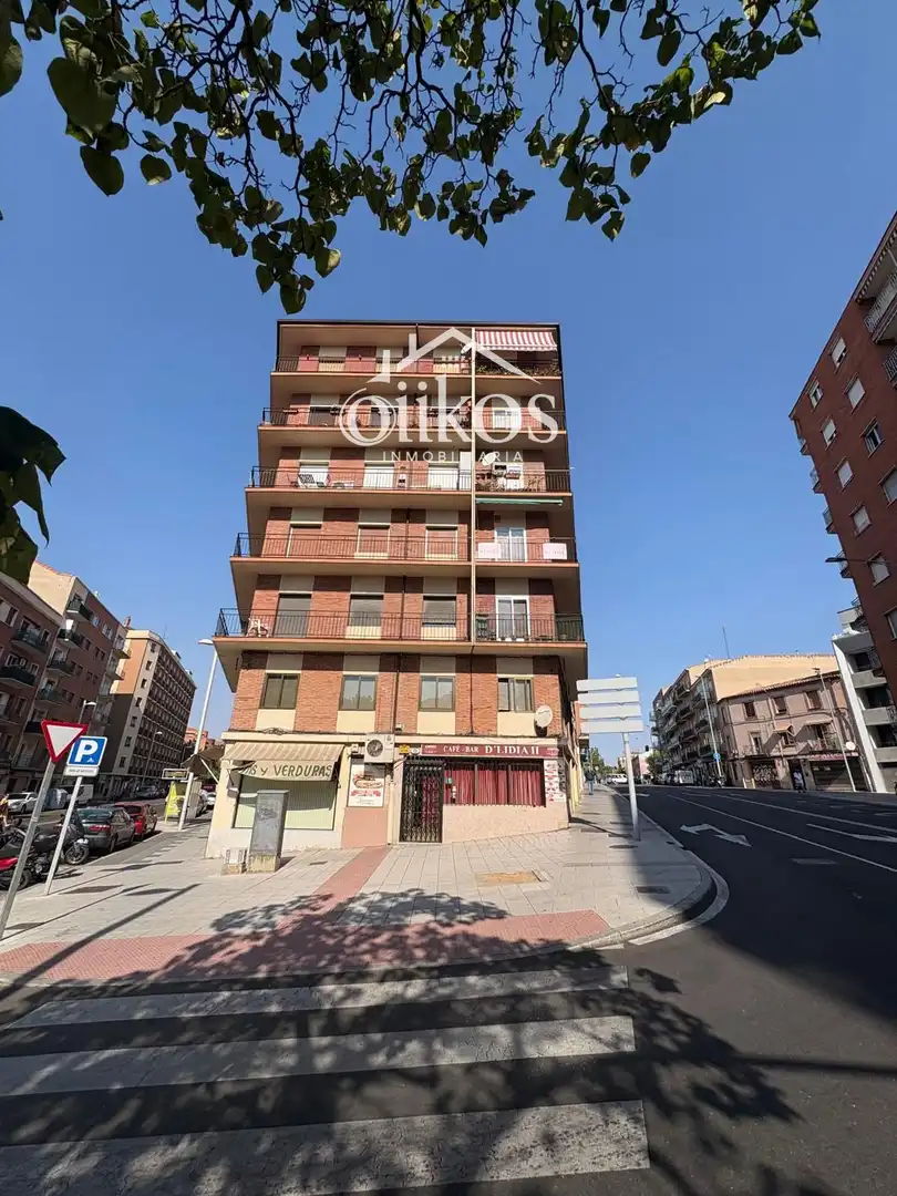 Vista exterior de Piso en venta en Salamanca con Calefacción, Parquet y Balcón