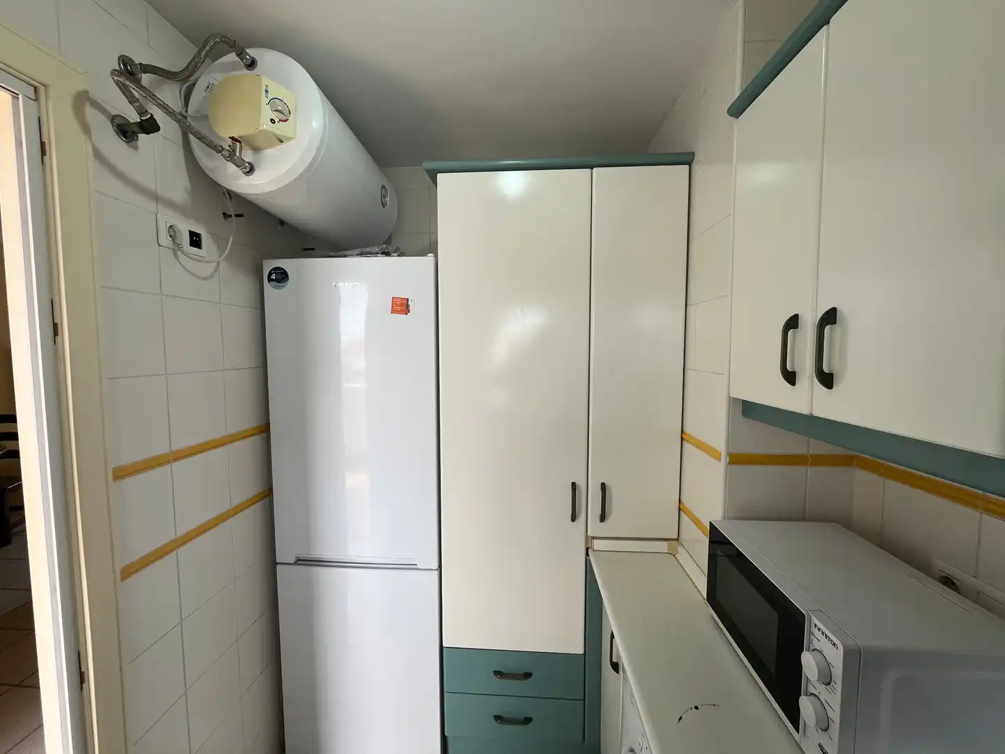Cocina de Piso en venta en Almonte con Amueblado, Lavadora y Microondas