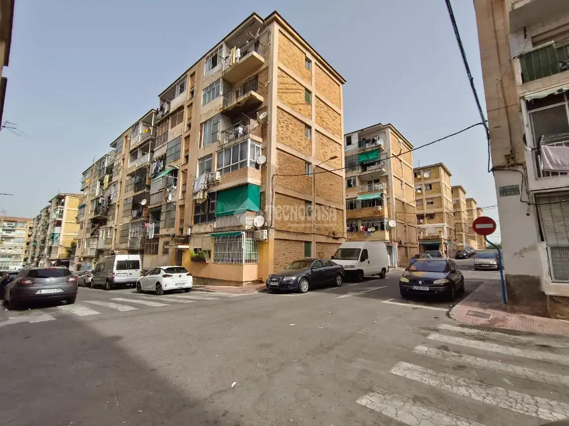 Vista exterior de Piso en venta en Alicante / Alacant con Balcón