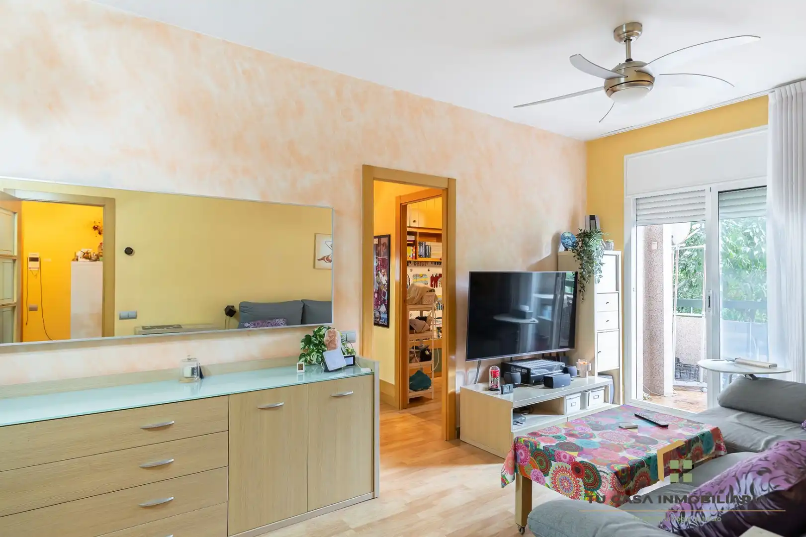 Living room of Flat for sale in Badalona  with Air Conditioner, Heating and Storage room