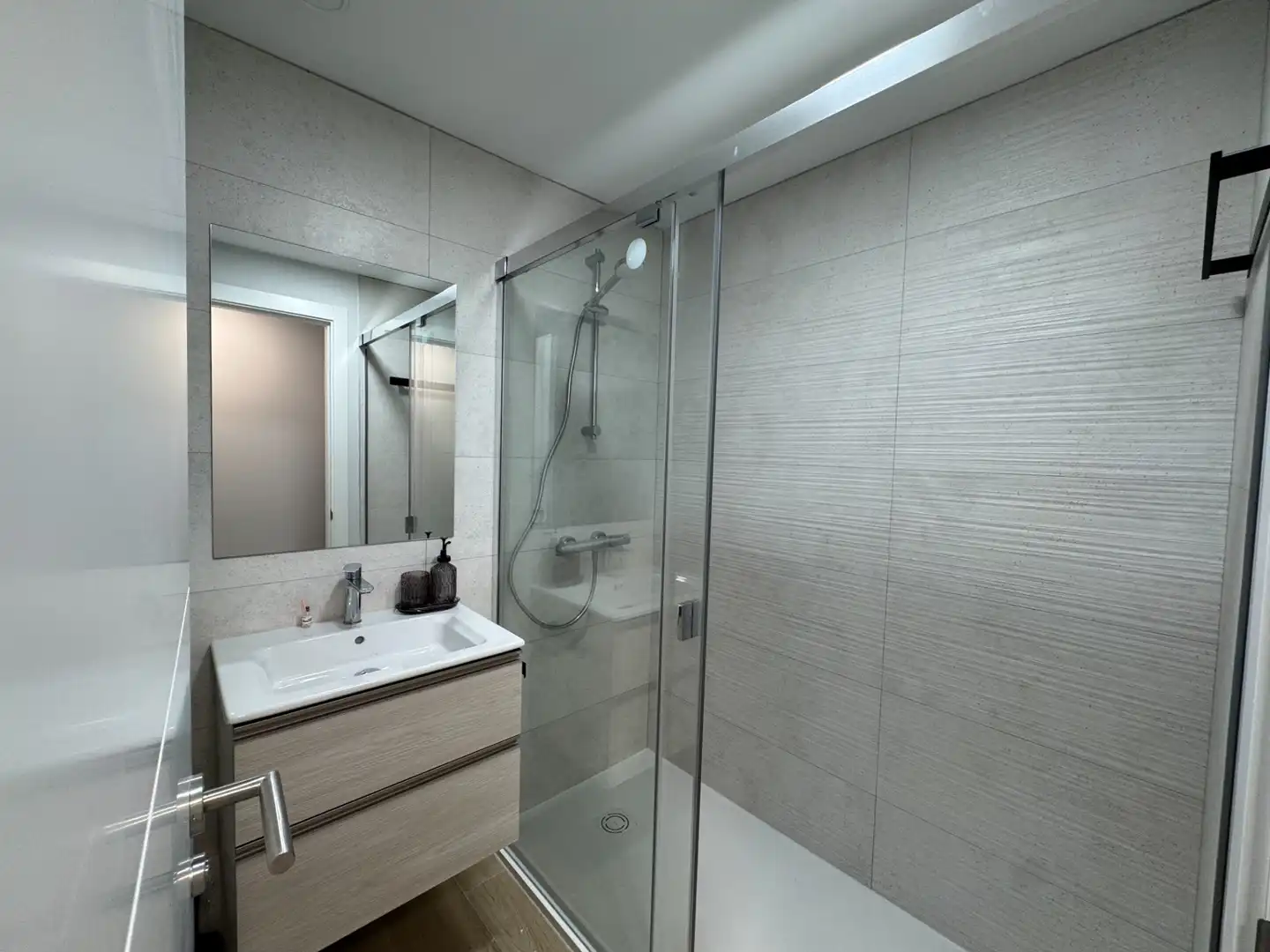 Badezimmer von Wohnung zur Miete in Málaga mit Klimaanlage, Terrasse und Abstellraum