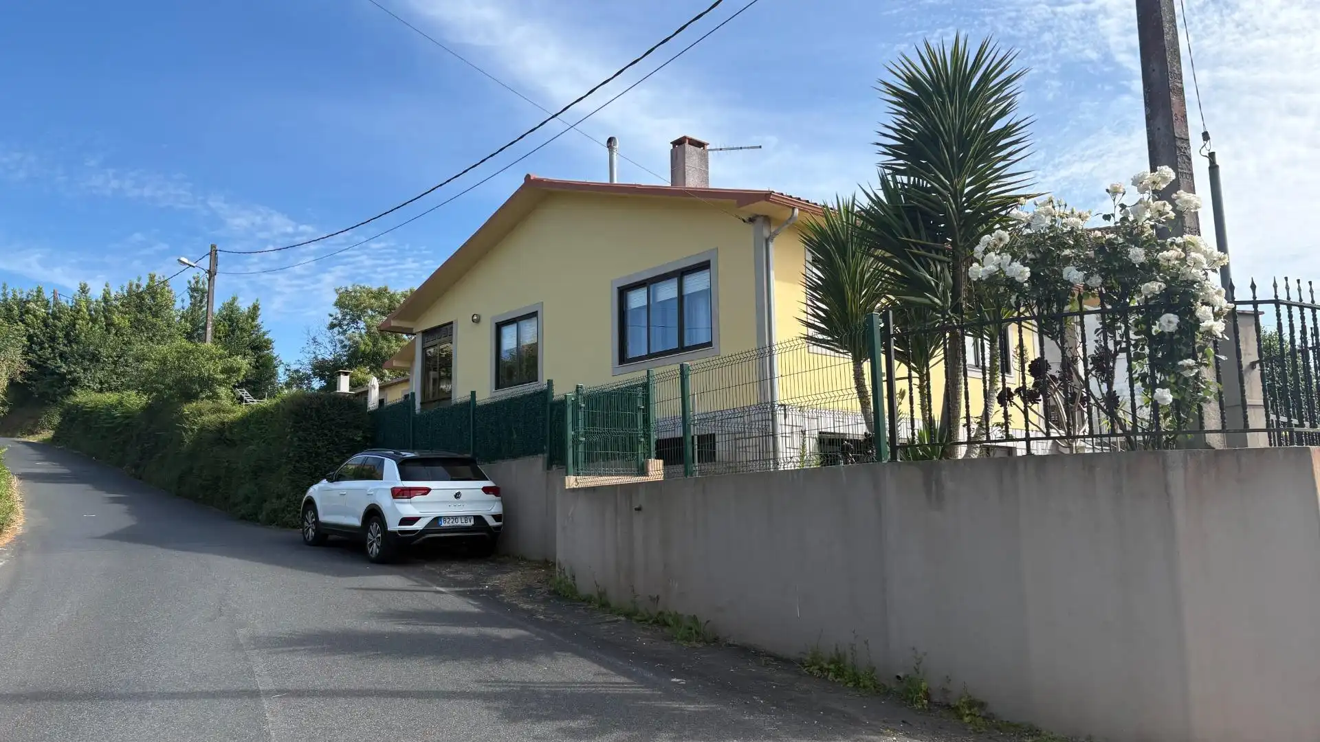 Vista exterior de Casa o xalet en venda en Mugardos amb Calefacció