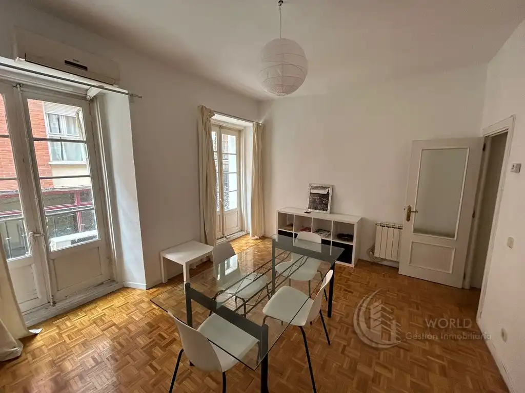 Comedor de Piso de alquiler en Madrid con Aire acondicionado, Calefacción y Amueblado