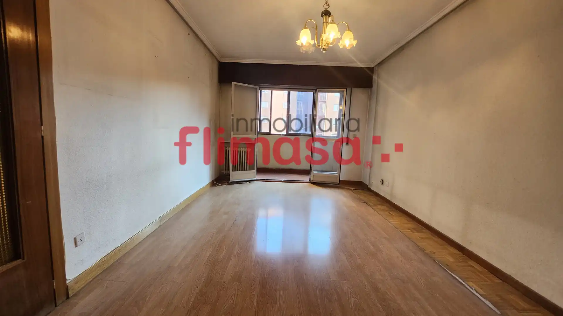 Sala d'estar de Pis en venda en Madrid