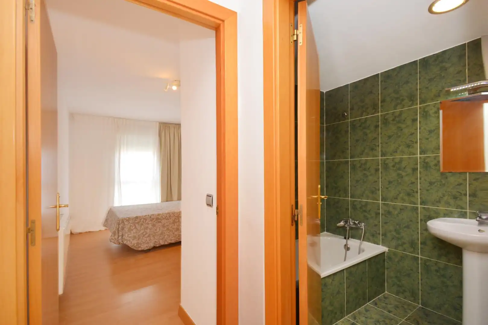Habitación de Piso en venta en El Burgo de Ebro con Calefacción, Terraza y Balcón
