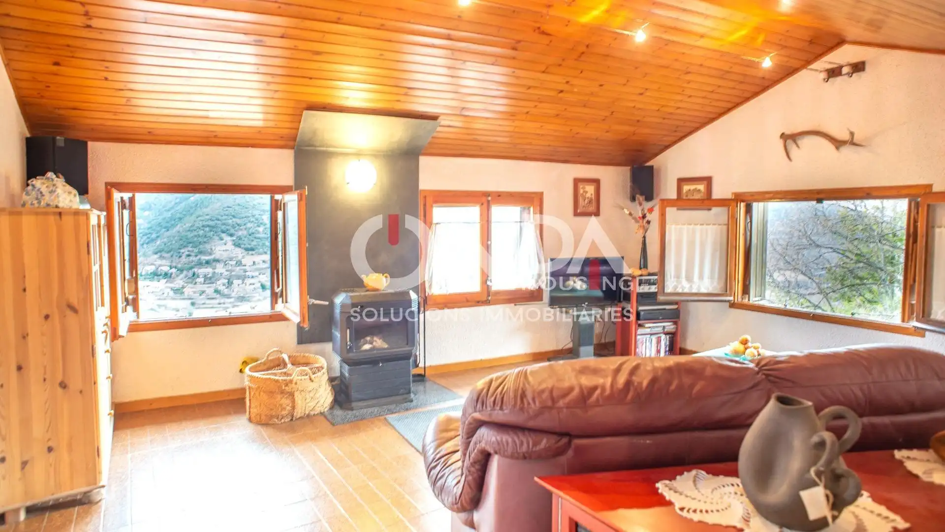 Sala de estar de Piso en venta en Sort con Trastero y Amueblado
