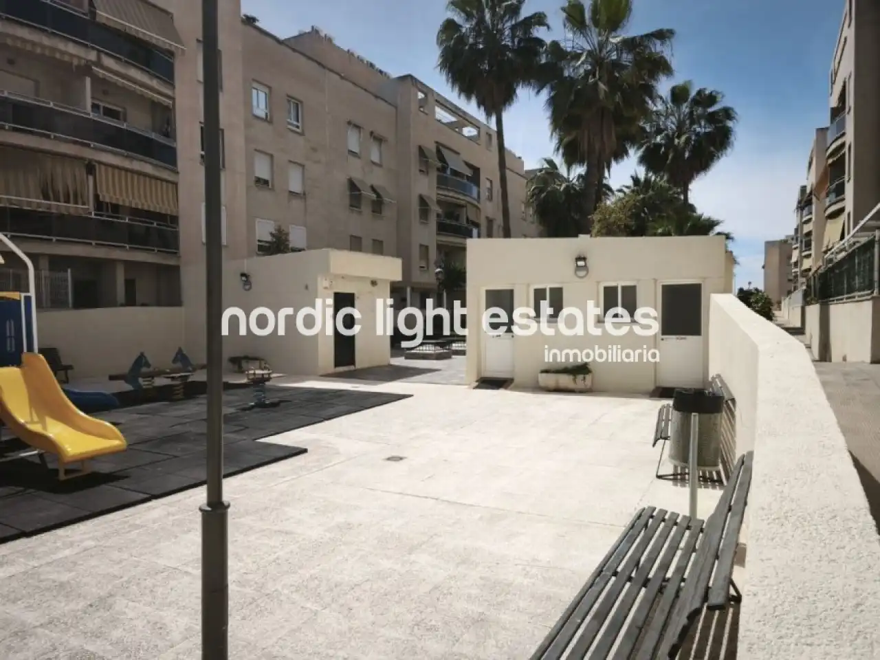 Vista exterior de Piso en venta en Málaga con Terraza, Trastero y Piscina