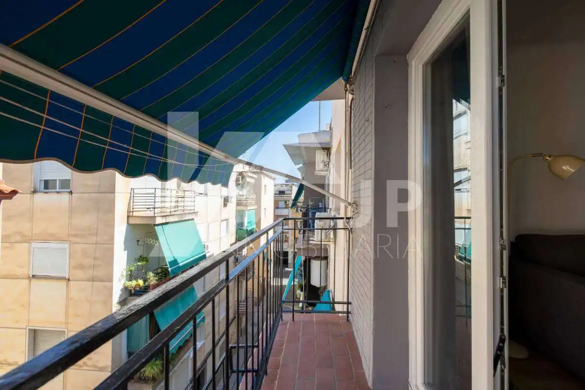 Terraza de Piso de alquiler en Granada con Aire acondicionado, Amueblado y Lavadora