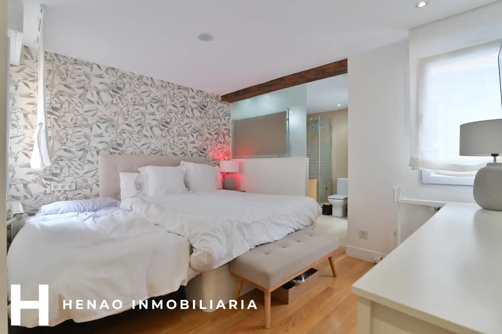 Bedroom of Flat for sale in Bilbao   with Heating, Parquet flooring and Furnished