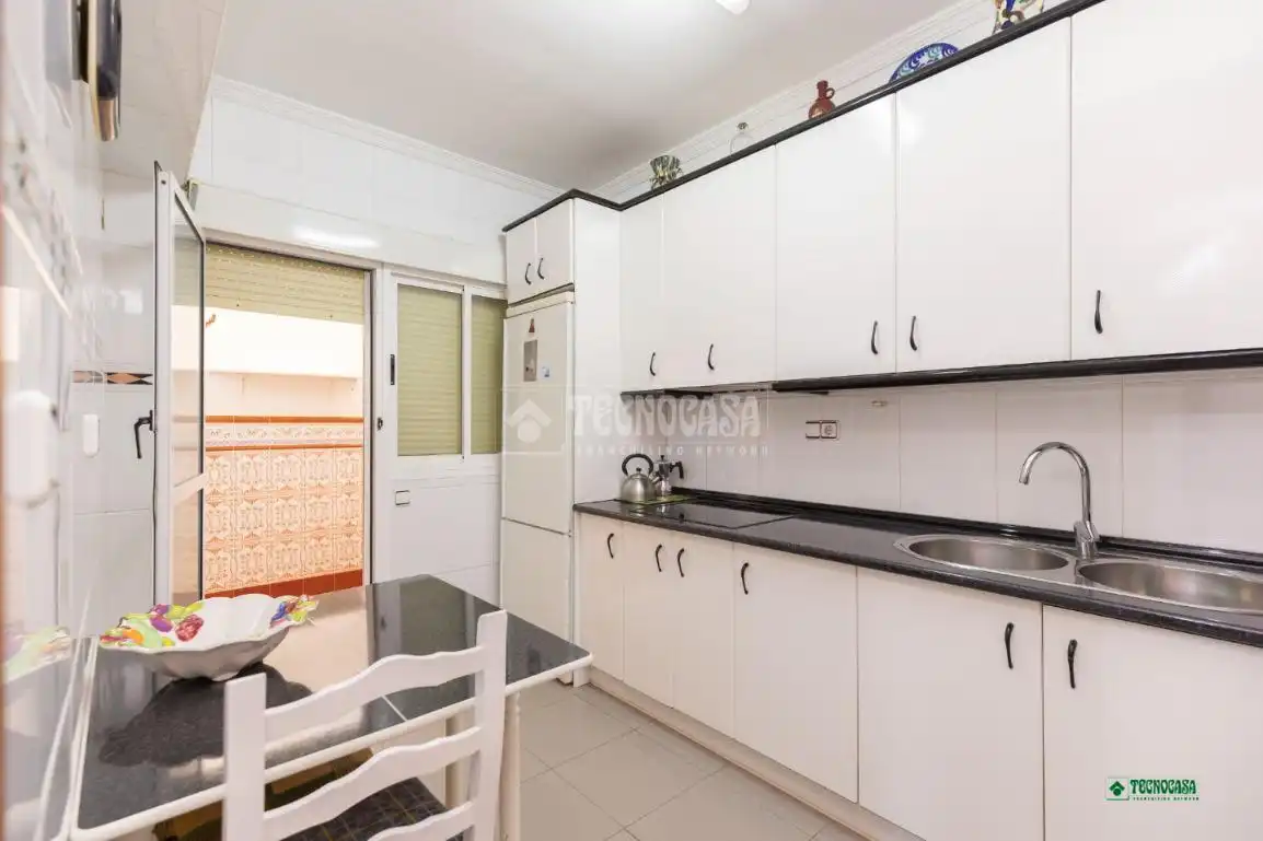 Cocina de Piso en venta en Almería con Aire acondicionado