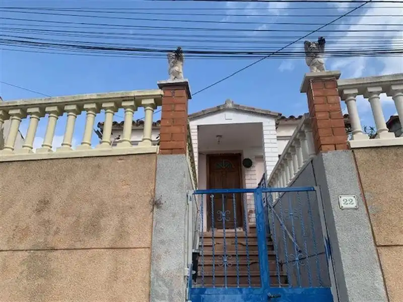 Vista exterior de Casa o xalet en venda en Sant Vicenç Dels Horts