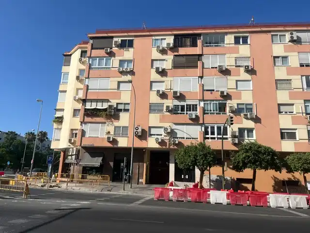 Außenansicht von Wohnung zur Miete in Sevilla mit Klimaanlage, Terrasse und Möbliert