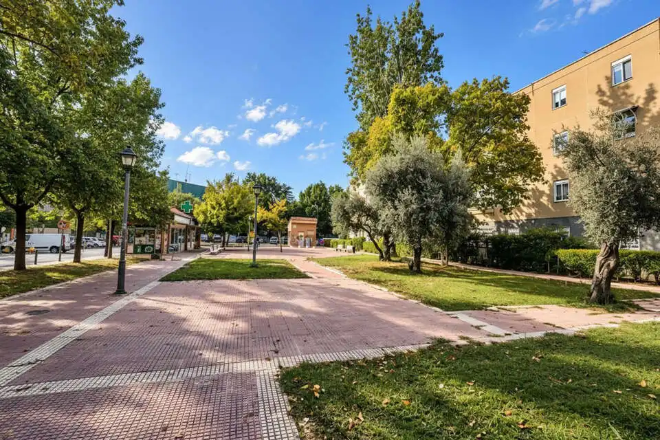 Vista exterior de Piso en venta en Mejorada del Campo con Calefacción, Terraza y Trastero