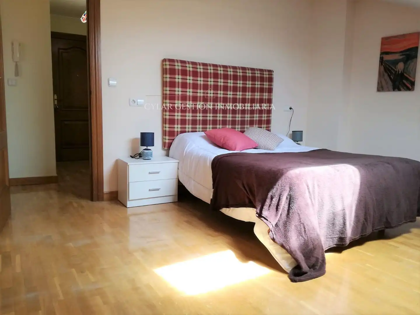 Bedroom of Flat for rent in Salamanca  with Heating, Parquet flooring and Furnished