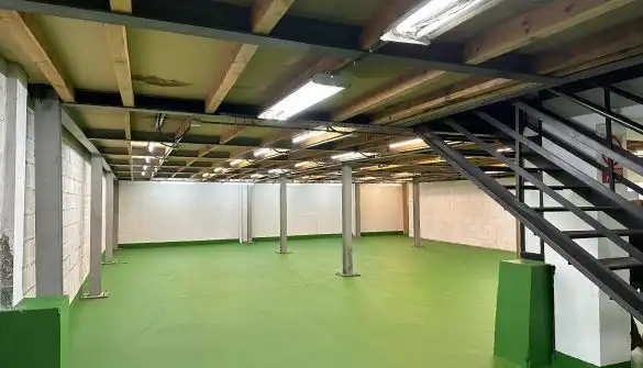 Fabrikhallen zur Miete in Santander