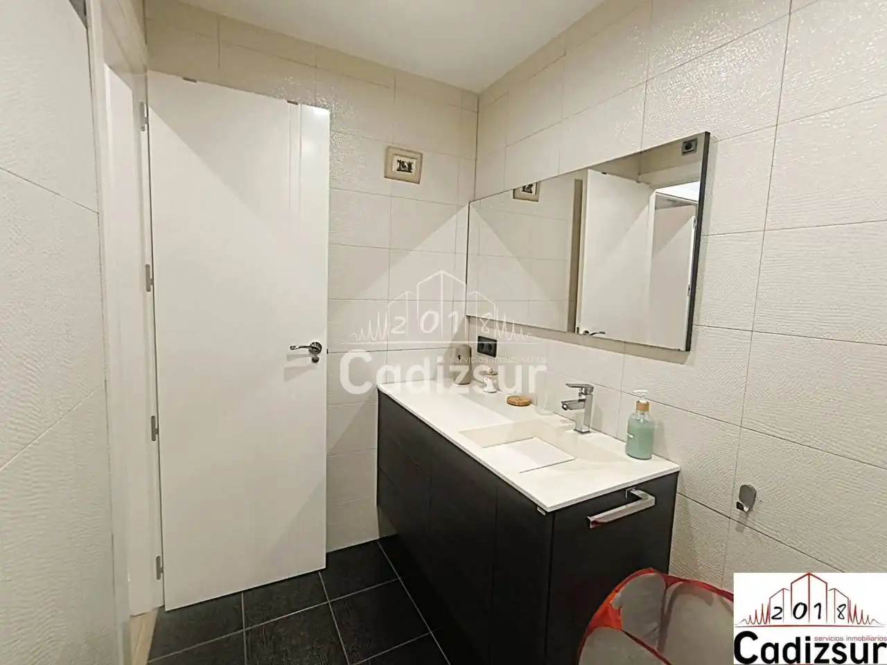 Badezimmer von Wohnung zur Miete in Cádiz mit Klimaanlage, Terrasse und Möbliert