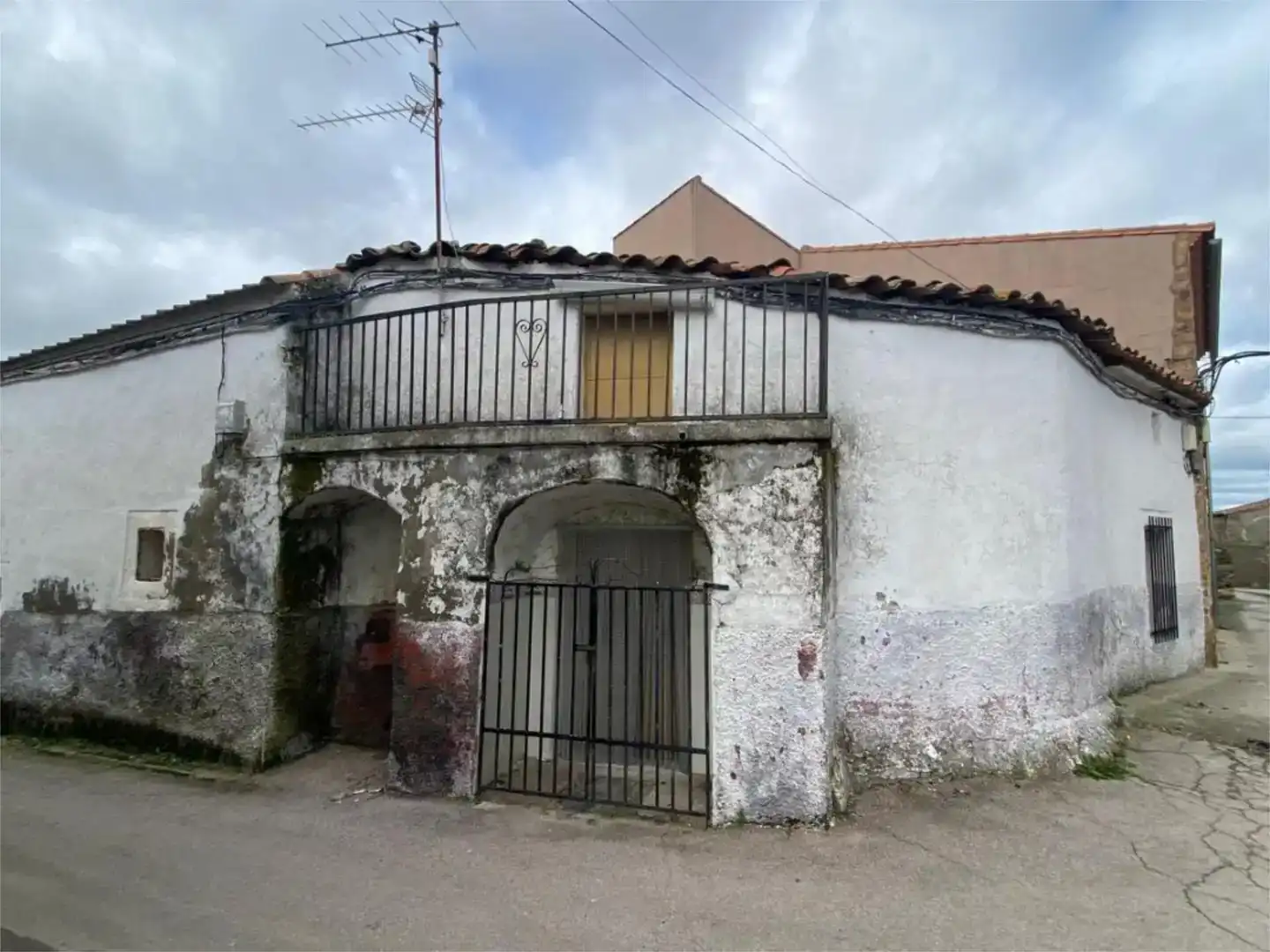 Vista exterior de Pis en venda en Salvatierra de Santiago amb Balcó