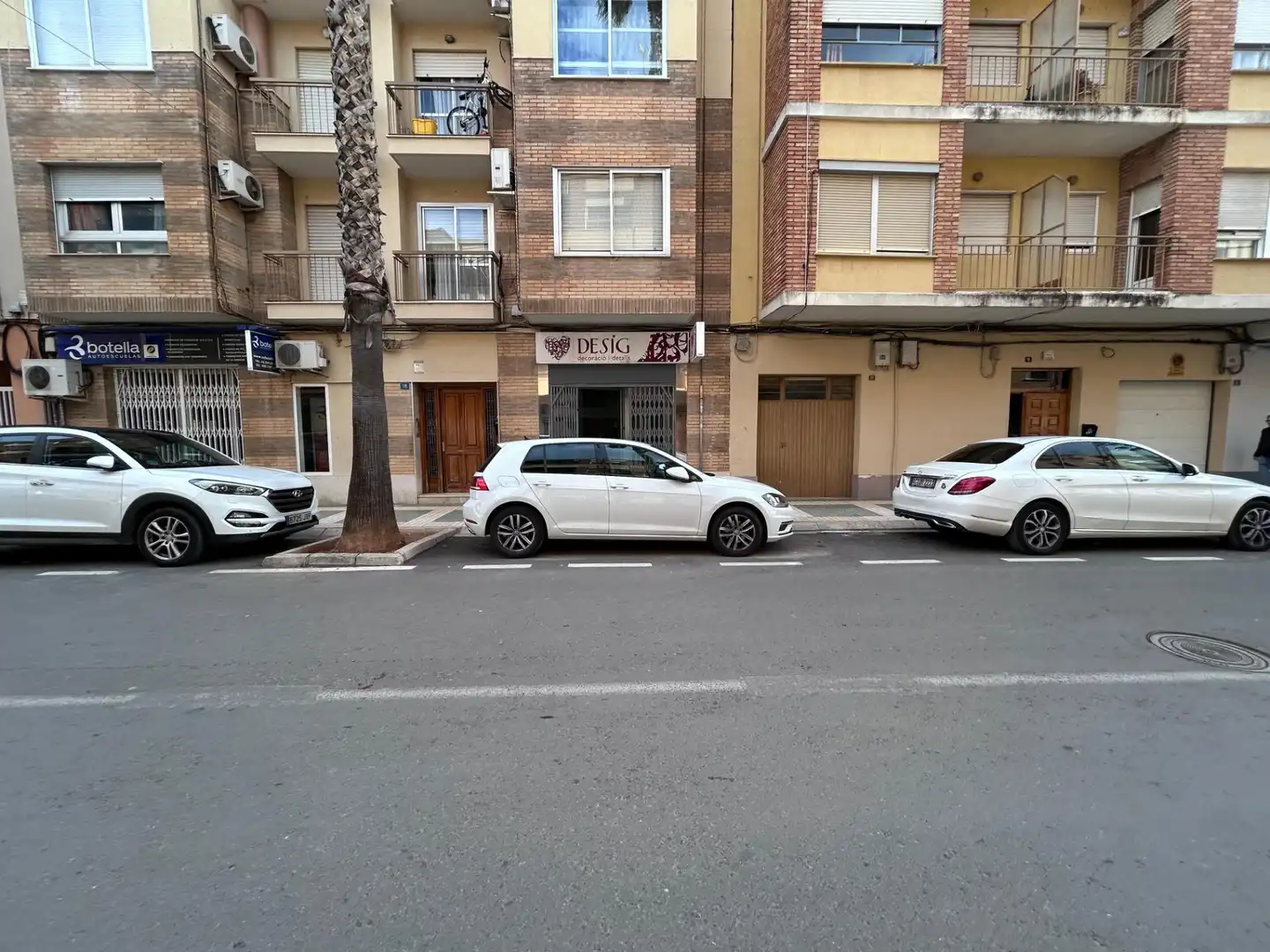 Parking of Commercial properties for rent in Carlet