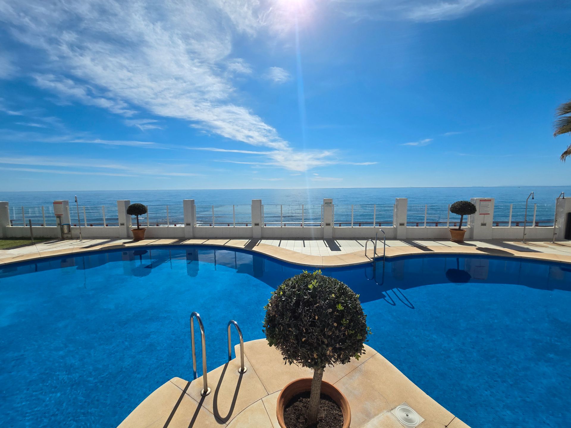 Swimming pool of Flat for sale in Mijas  with Air Conditioner, Heating and Terrace