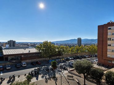 Pis amb ascensor en venda a d'Antoni Gaudí