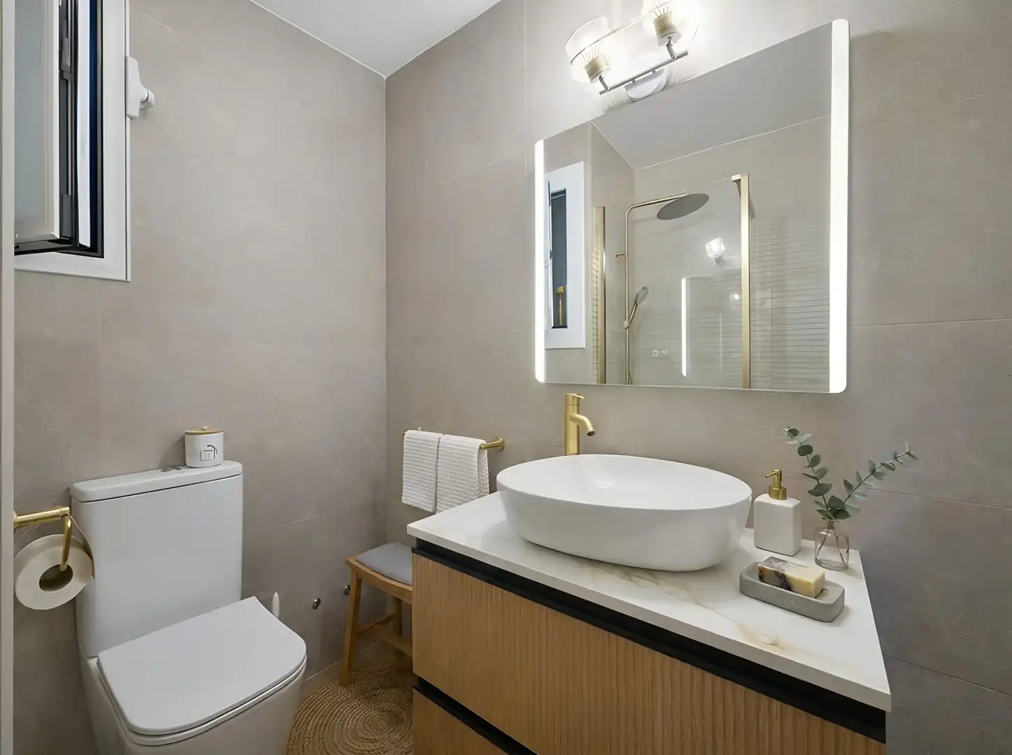 Bathroom of Flat for sale in Palafrugell  with Air Conditioner, Terrace and Furnished