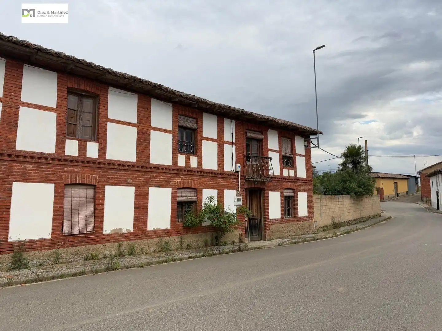 Vista exterior de Casa o chalet en venta en Villaturiel con Jardín privado